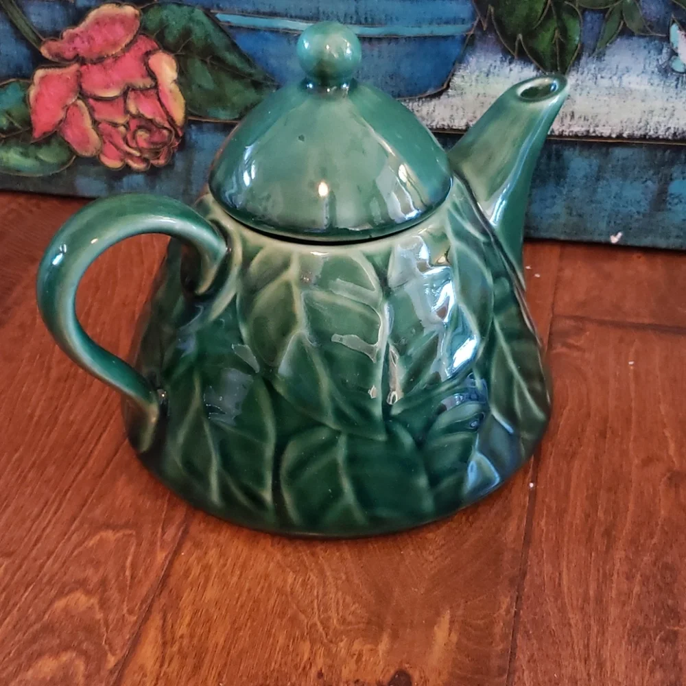 Pier 1 Imports Green Leaf Tea Pot